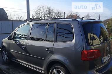 Микровэн Volkswagen Touran 2013 в Буче