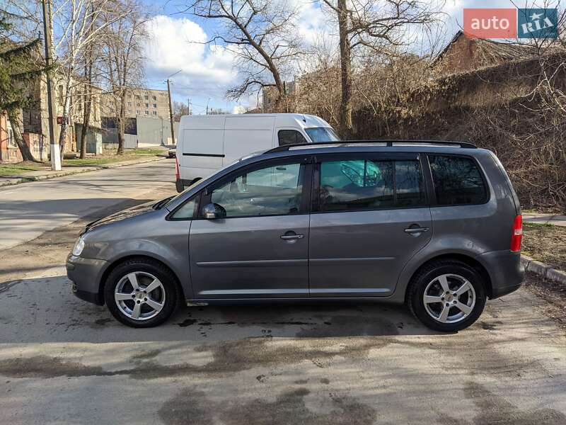 Минивэн Volkswagen Touran 2005 в Сквире