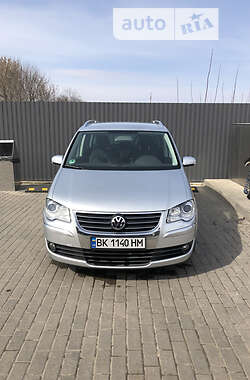 Минивэн Volkswagen Touran 2006 в 