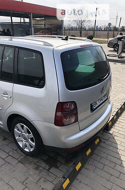 Минивэн Volkswagen Touran 2006 в 
