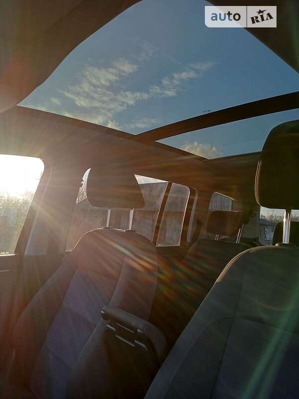 Мікровен Volkswagen Touran 2011 в Камені-Каширському