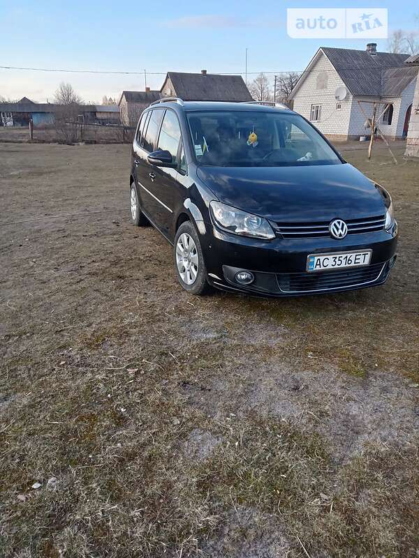 Мікровен Volkswagen Touran 2011 в Камені-Каширському