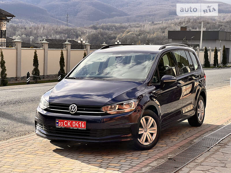 Микровэн Volkswagen Touran 2018 в Сваляве