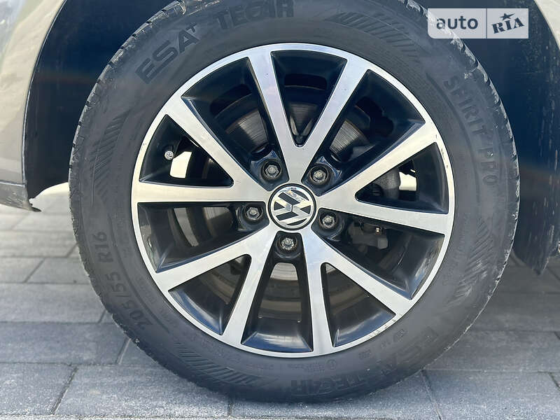 Мікровен Volkswagen Touran 2011 в Луцьку