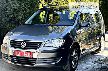 Минивэн Volkswagen Touran 2007 в 
