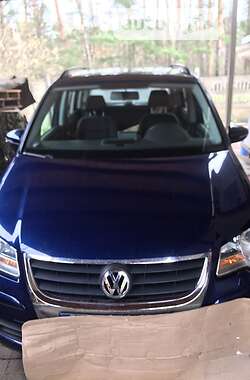 Минивэн Volkswagen Touran 2009 в Буче