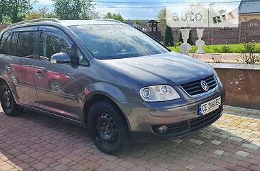 Мінівен Volkswagen Touran 2004 в Чернівцях