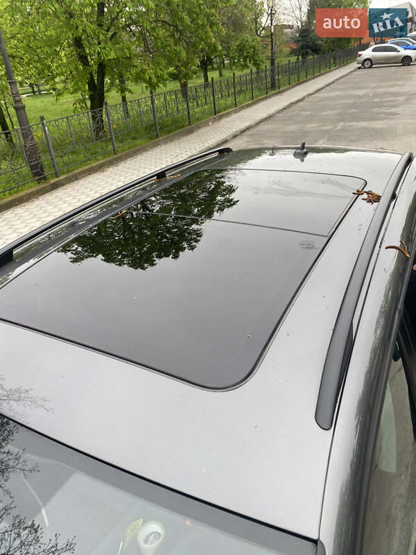 Мікровен Volkswagen Touran 2012 в Дніпрі