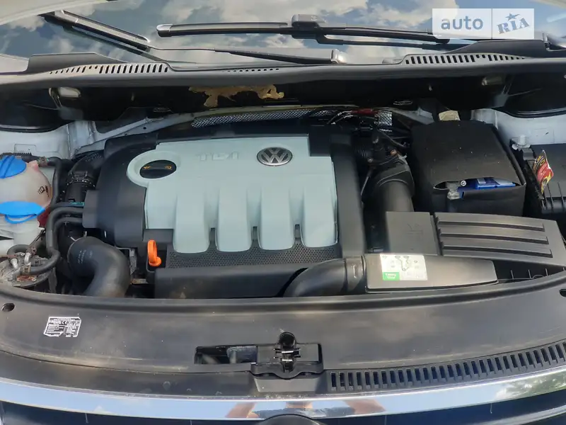 Мінівен Volkswagen Touran 2010 в 