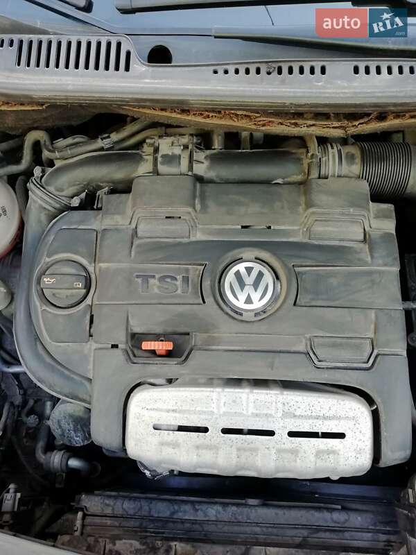 Микровэн Volkswagen Touran 2012 в Луцке