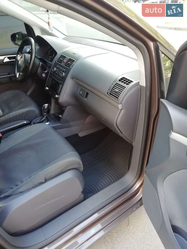 Микровэн Volkswagen Touran 2012 в Луцке