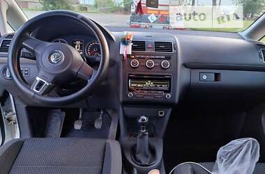 Мікровен Volkswagen Touran 2014 в Рені