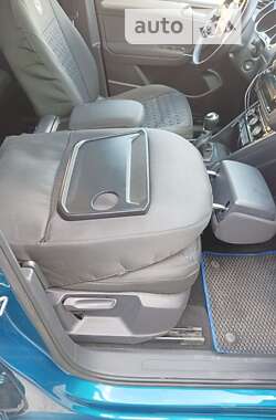 Микровэн Volkswagen Touran 2016 в 