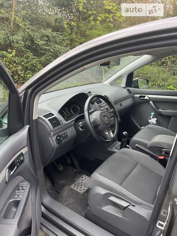 Микровэн Volkswagen Touran 2013 в Харькове