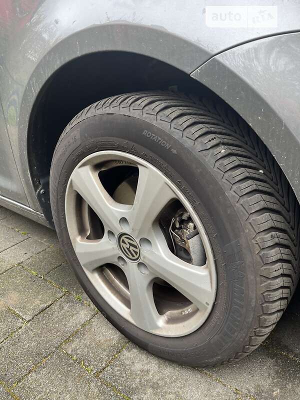 Микровэн Volkswagen Touran 2013 в Харькове