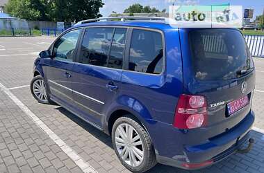 Минивэн Volkswagen Touran 2007 в Нововолынске