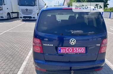 Минивэн Volkswagen Touran 2007 в Нововолынске