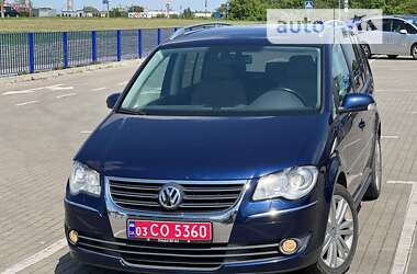 Минивэн Volkswagen Touran 2007 в Нововолынске