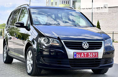 Минивэн Volkswagen Touran 2010 в Житомире