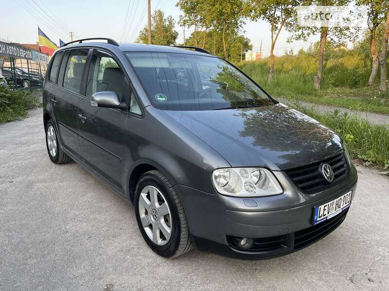 Минивэн Volkswagen Touran 2004 в Хмельницком