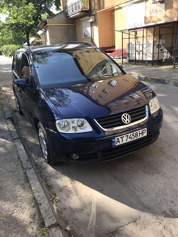 Минивэн Volkswagen Touran 2003 в 
