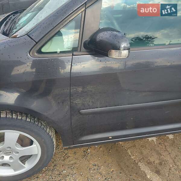 Мінівен Volkswagen Touran 2004 в Татарбунарах