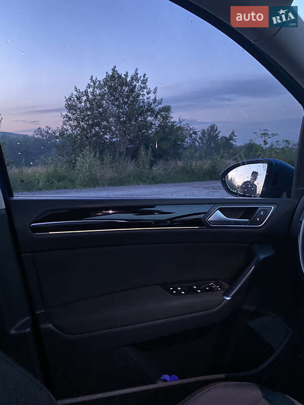 Мікровен Volkswagen Touran 2015 в Івано-Франківську