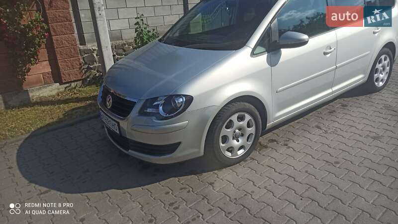Минивэн Volkswagen Touran 2009 в Ровно
