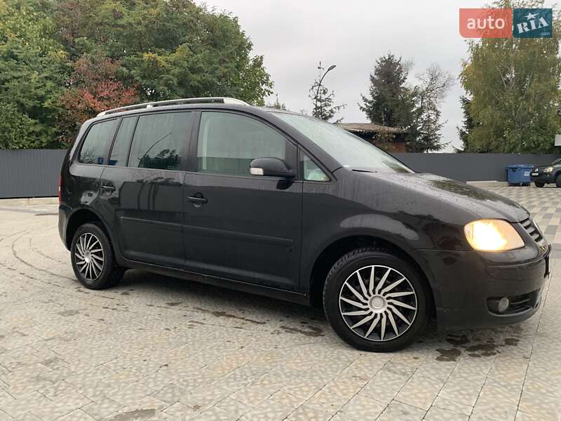 Минивэн Volkswagen Touran 2004 в Ужгороде