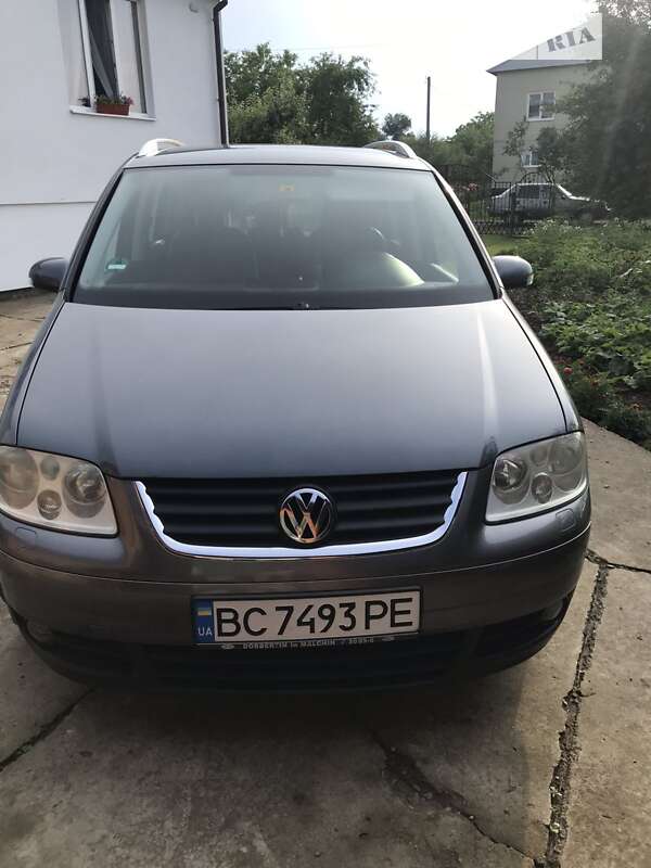 Мінівен Volkswagen Touran 2004 в 