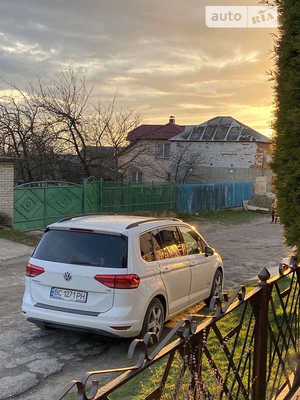 Микровэн Volkswagen Touran 2015 в Николаеве
