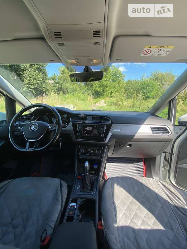 Микровэн Volkswagen Touran 2015 в Николаеве