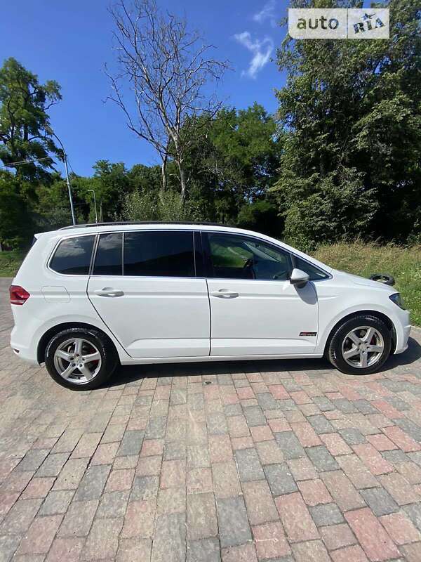 Микровэн Volkswagen Touran 2015 в Николаеве