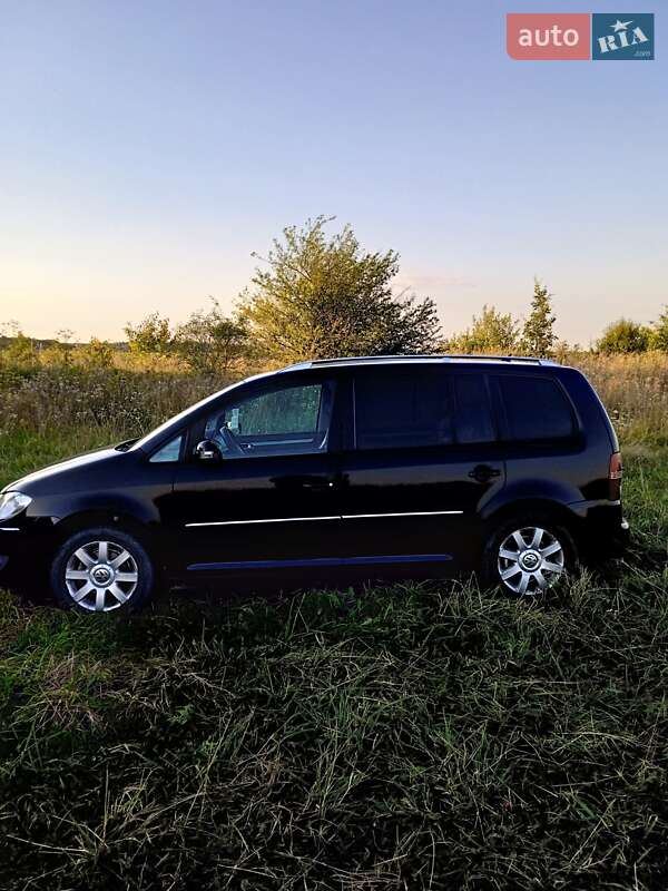 Минивэн Volkswagen Touran 2009 в Бережанах