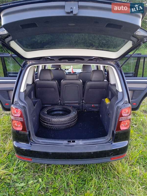 Минивэн Volkswagen Touran 2009 в Бережанах