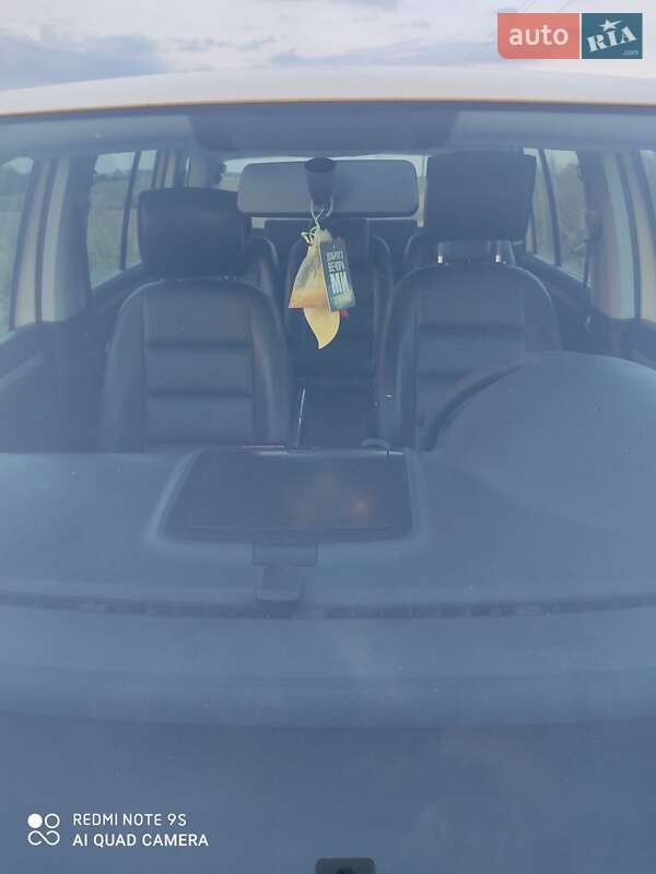 Мікровен Volkswagen Touran 2015 в Збаражі