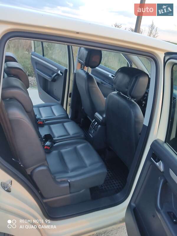 Мікровен Volkswagen Touran 2015 в Збаражі