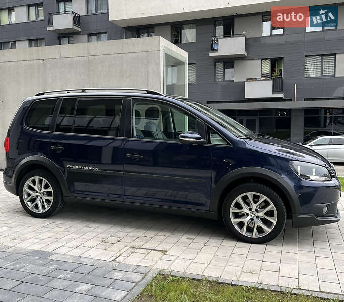 Микровэн Volkswagen Touran 2015 в Львове