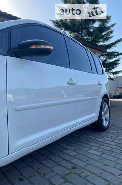 Мікровен Volkswagen Touran 2013 в 