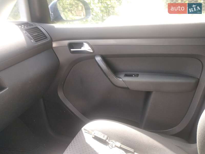 Минивэн Volkswagen Touran 2004 в Калуше