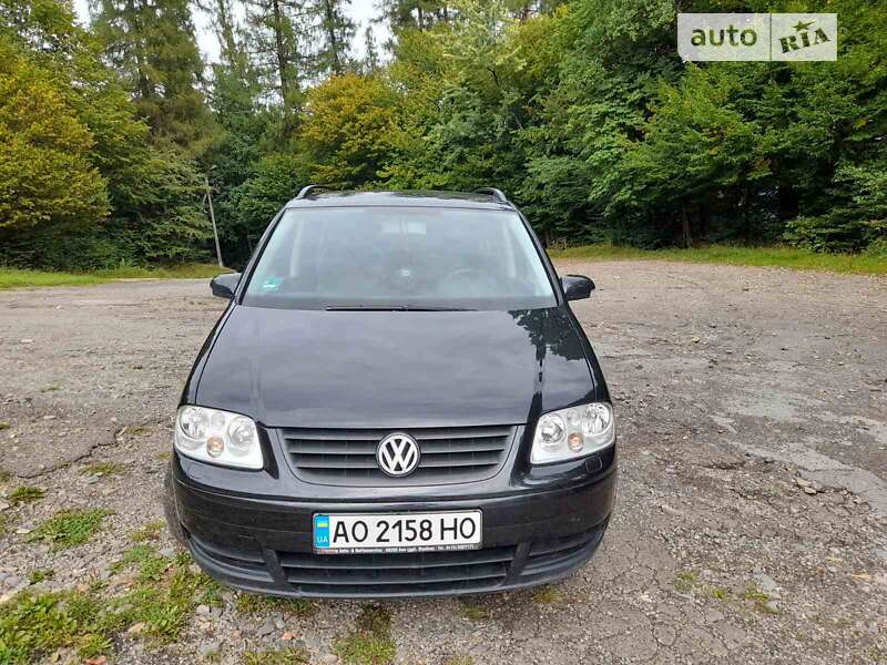 Минивэн Volkswagen Touran 2004 в 