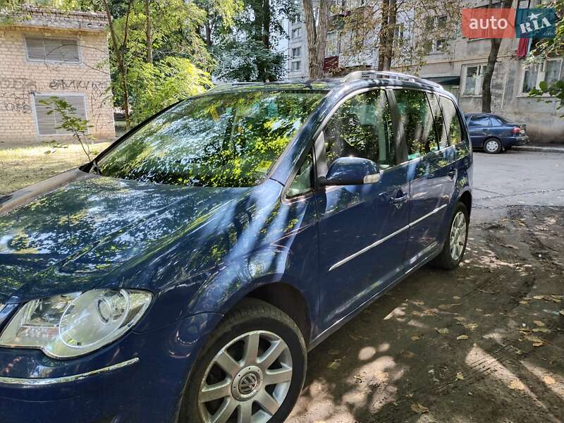 Минивэн Volkswagen Touran 2006 в Первомайске