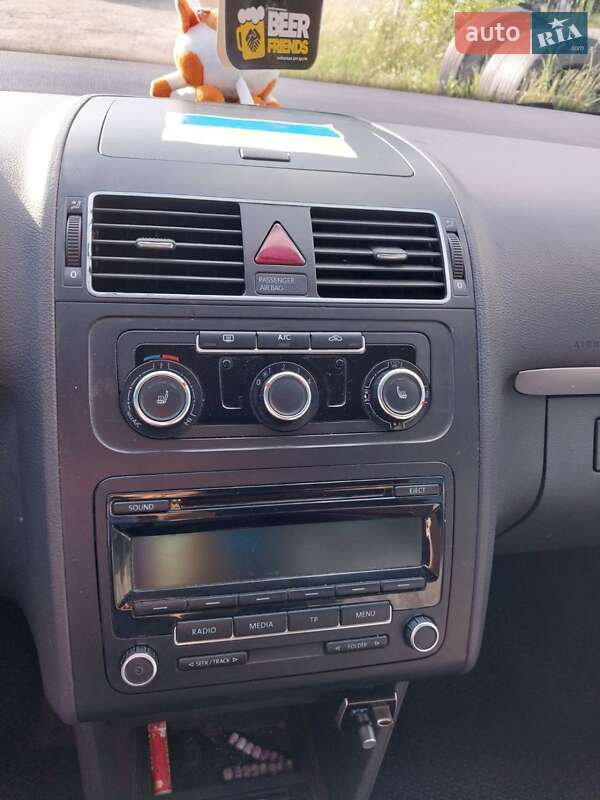 Микровэн Volkswagen Touran 2013 в Чуднове