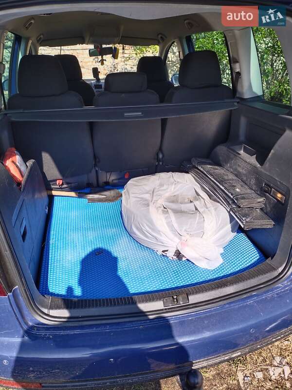 Мінівен Volkswagen Touran 2006 в Первомайську