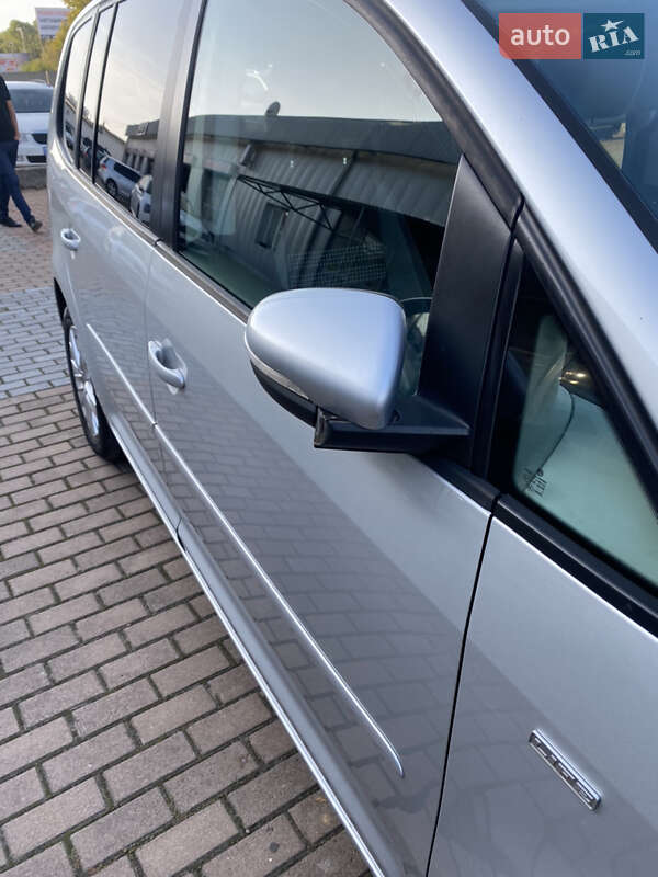 Микровэн Volkswagen Touran 2013 в Мукачево