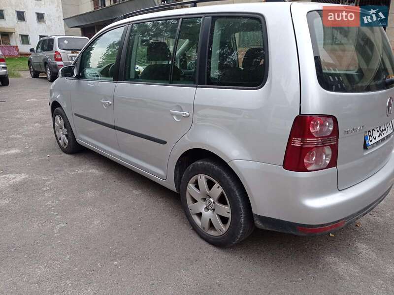 Минивэн Volkswagen Touran 2006 в Львове