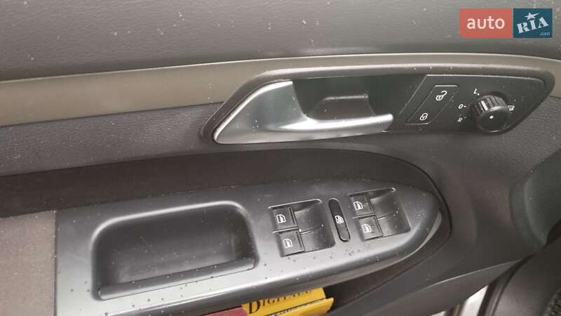 Мінівен Volkswagen Touran 2007 в Новояворівську