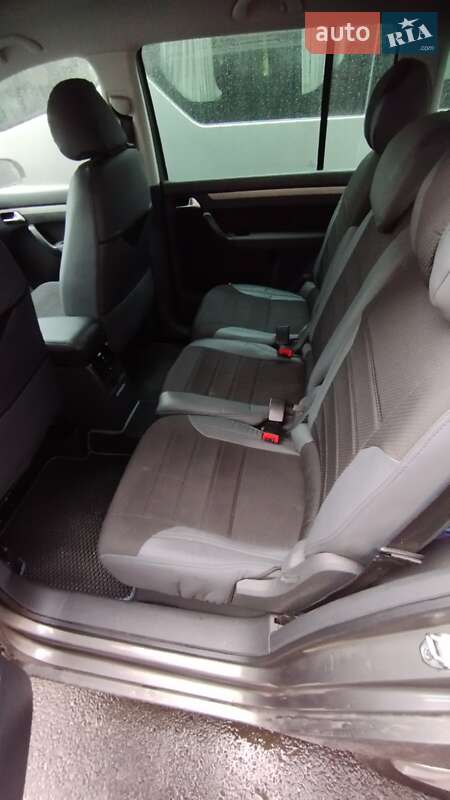 Мінівен Volkswagen Touran 2007 в Новояворівську