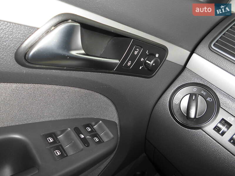 Микровэн Volkswagen Touran 2011 в Виннице фото 37 Микровэн Volkswagen Touran 2011 в Виннице