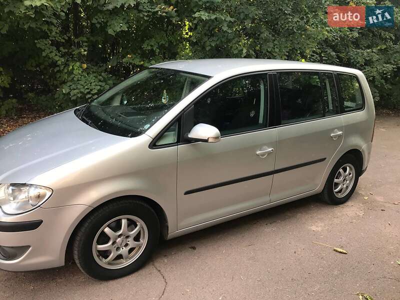 Минивэн Volkswagen Touran 2007 в Житомире